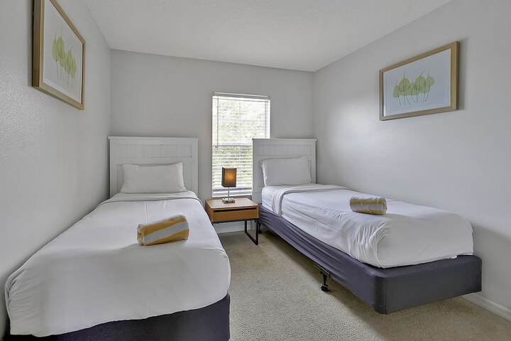 Room 21 of 114