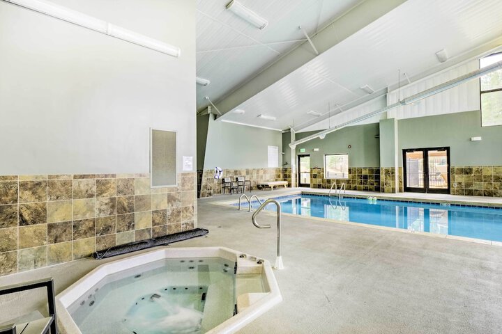 Pool 12 of 29