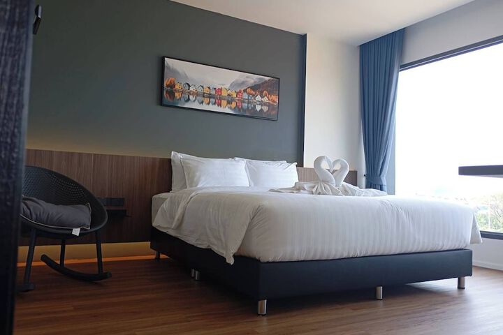 Room 12 of 38