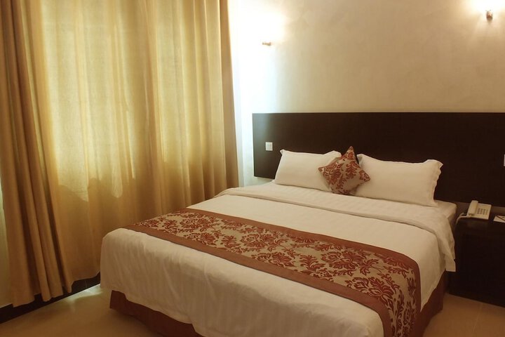 Room 6 of 24