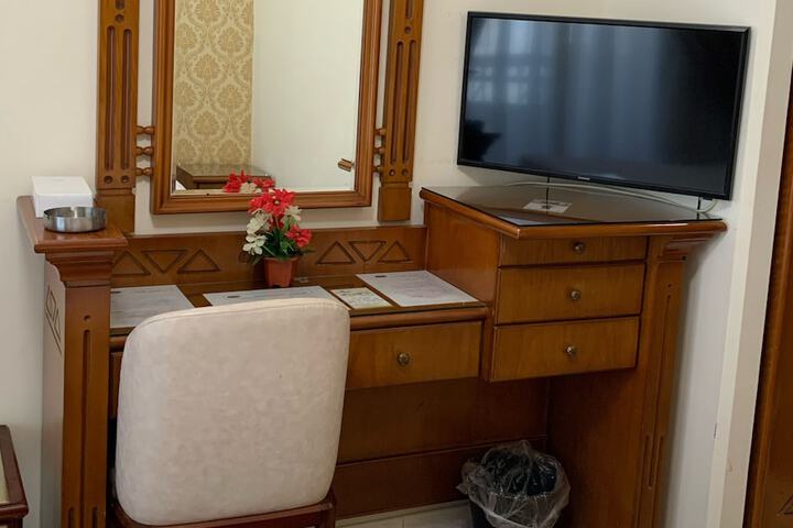 Room 9 of 27