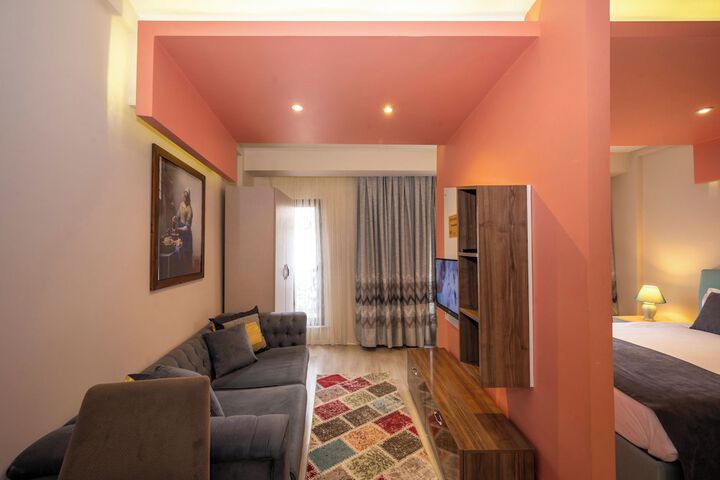 Room 65 of 158