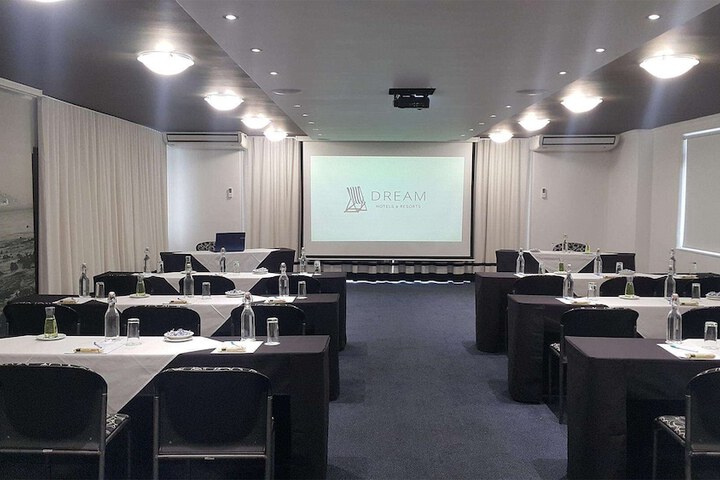 Business Center 205 of 242