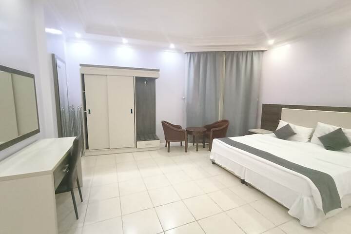 Room 19 of 165