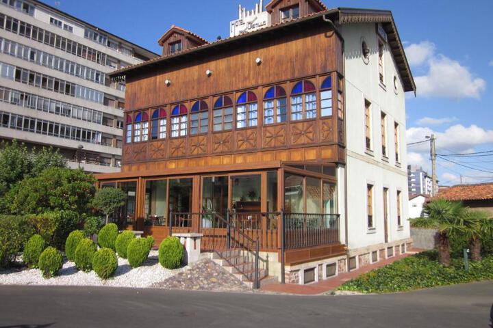 Photo of Hotel Castillo de Gauzón