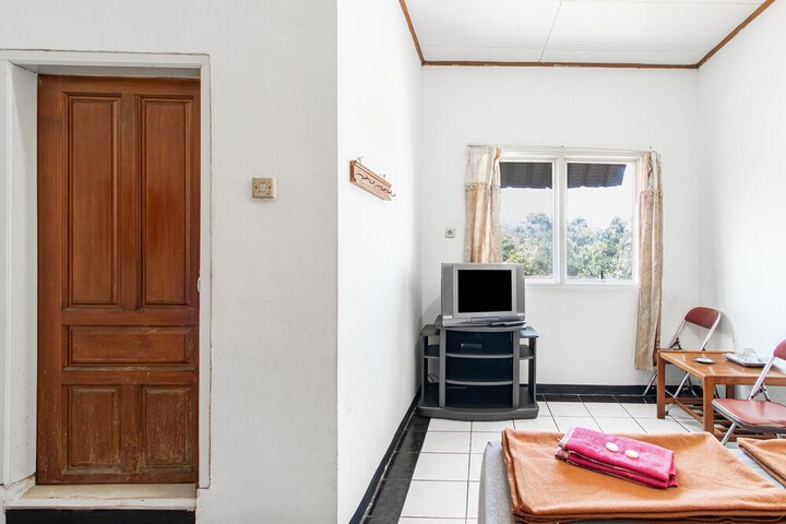 Room 15 of 36