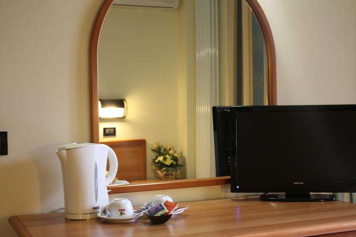 Room 8 of 44