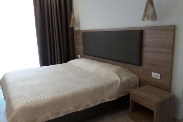 Room 17 of 38