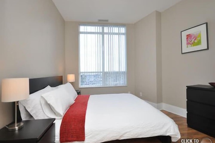 Room 8 of 28