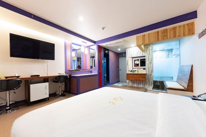 Room 40 of 50