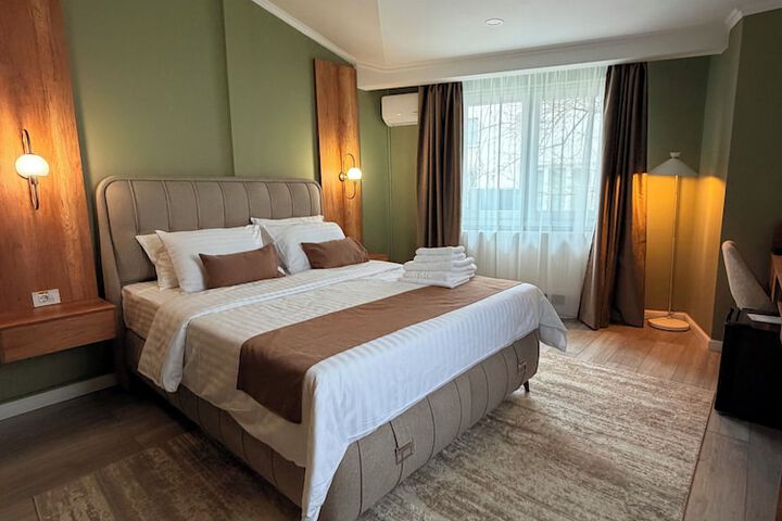 Room 14 of 42