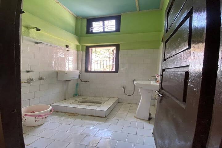 Room 9 of 14