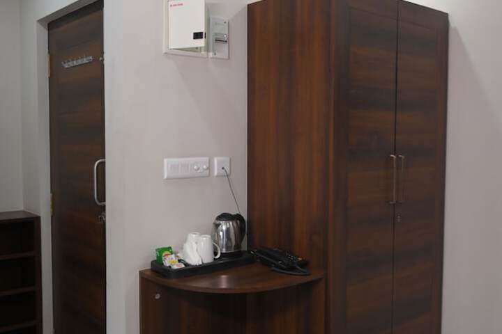 Room 8 of 21