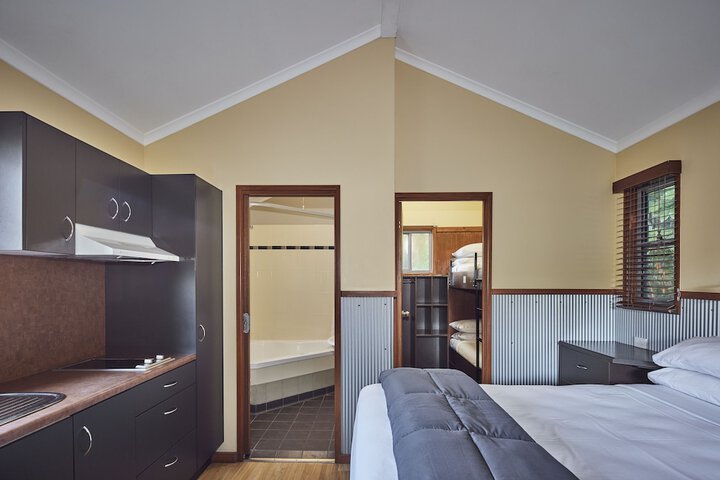 Room 11 of 137
