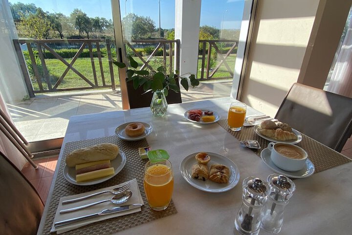 Breakfast/Coffee Service 22 of 28