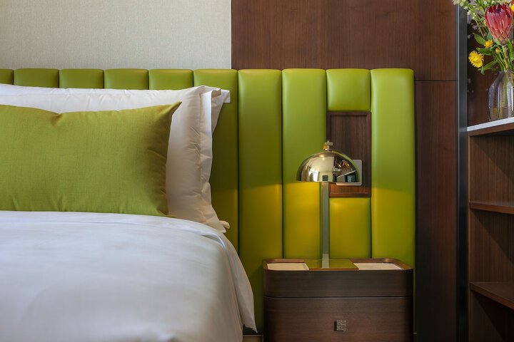 Room 12 of 32