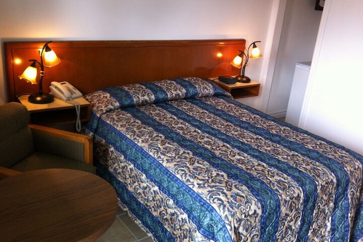 Room 4 of 23