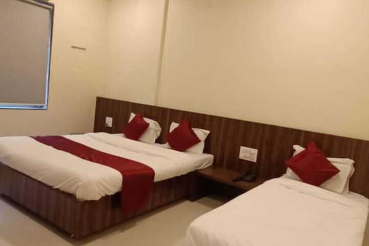 Room 10 of 18