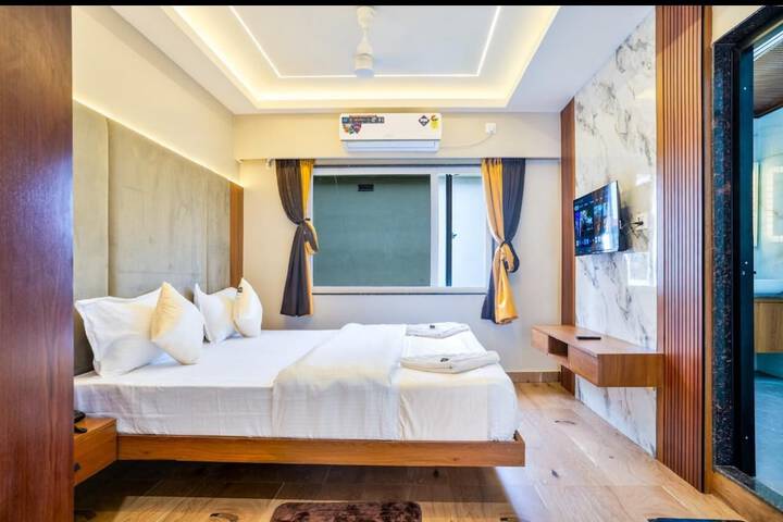 Room 12 of 24