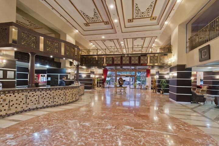 Entrance & Lobby