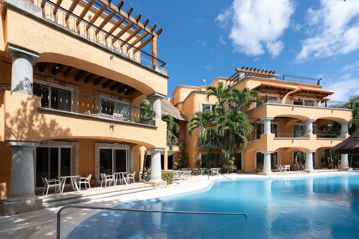 Pools & Facilities