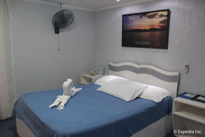 Room 6 of 83