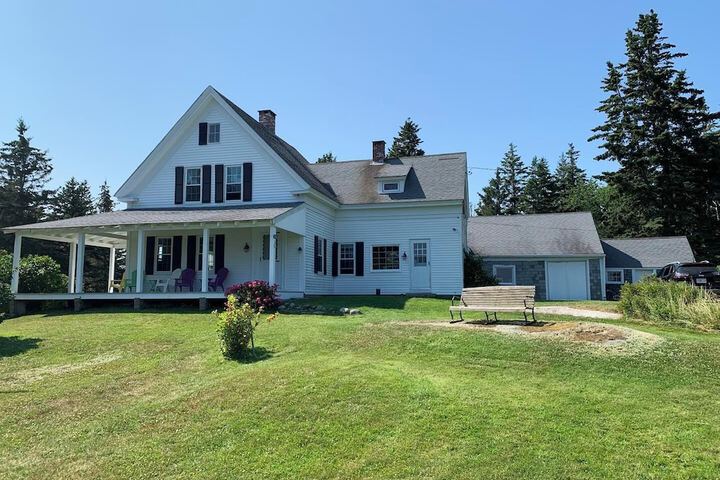 GEARY HOUSE AT FIFIELD POINT