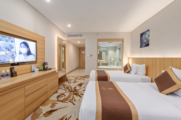 Room 28 of 122