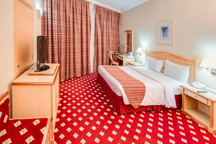 Room 10 of 43