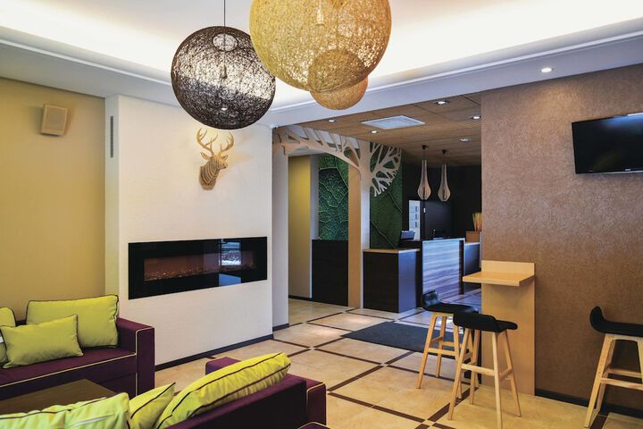 Guest Lobby