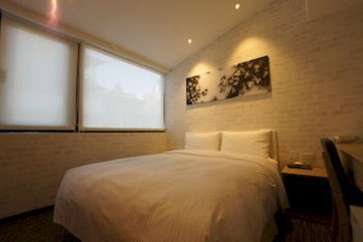 Room 15 of 65