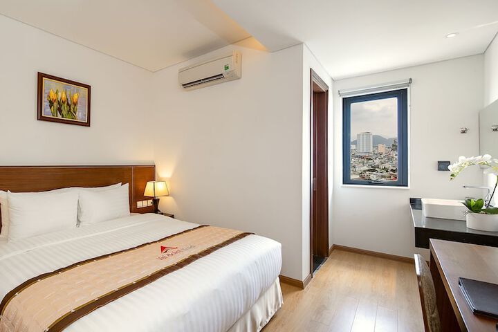 Room 32 of 68