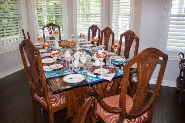 Dining 18 of 20
