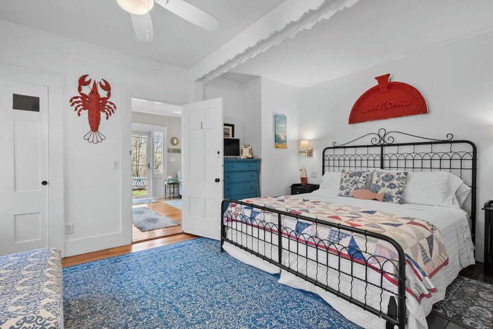 Room 25 of 48