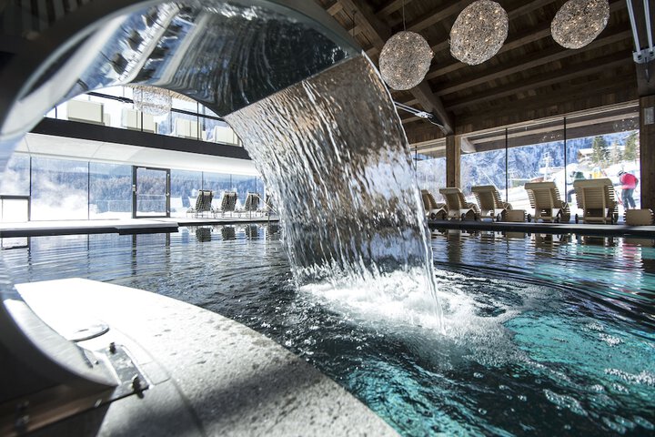 Pool 40 of 91