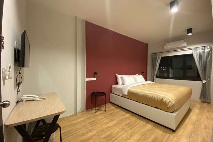 Room 10 of 30