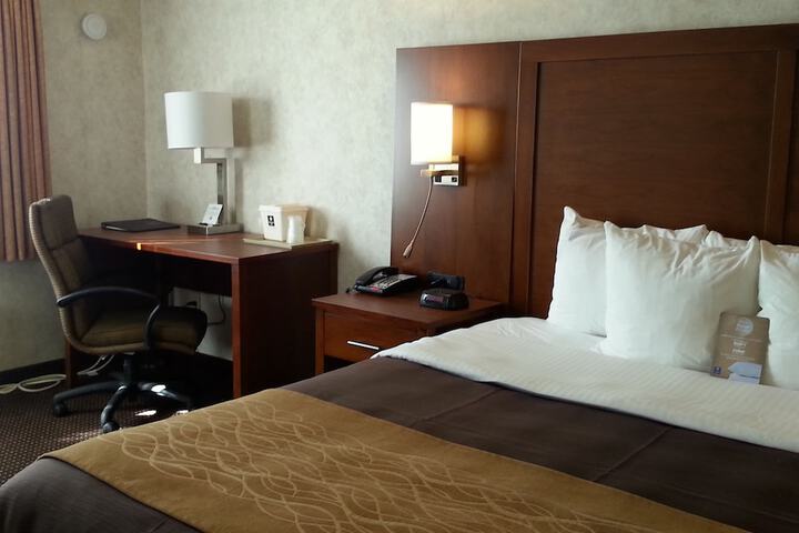1 King Bed (7 of 18)