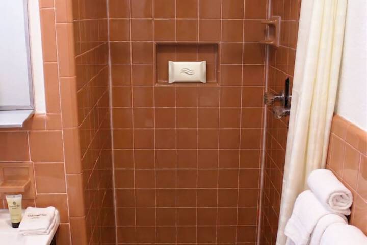 Room 84 of 112