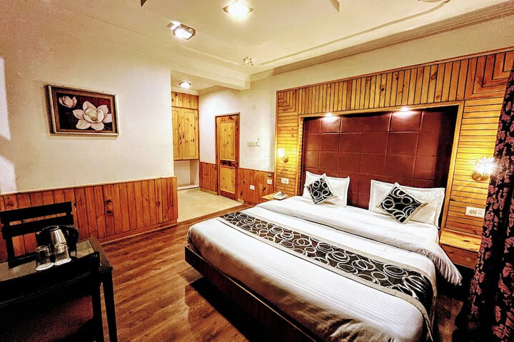 Room 6 of 43