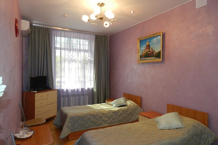 Room 12 of 34