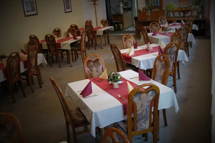Dining 10 of 14