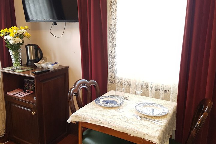 Room 9 of 20