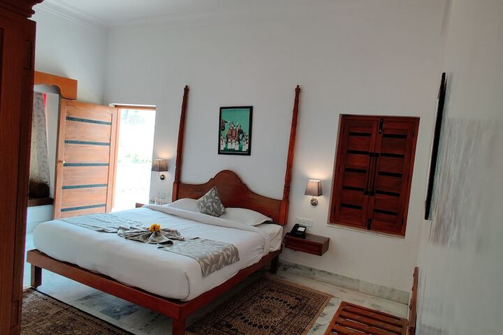 Room 6 of 43