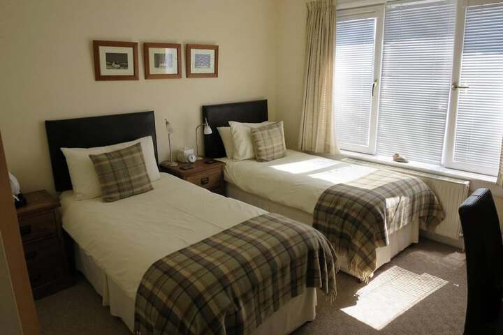 Room 4 of 19