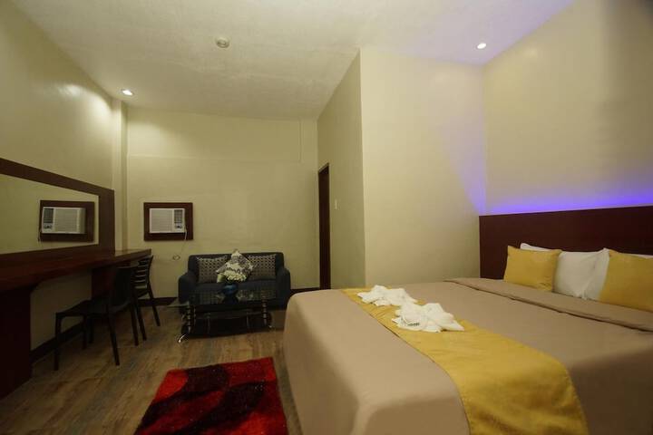Room 13 of 23