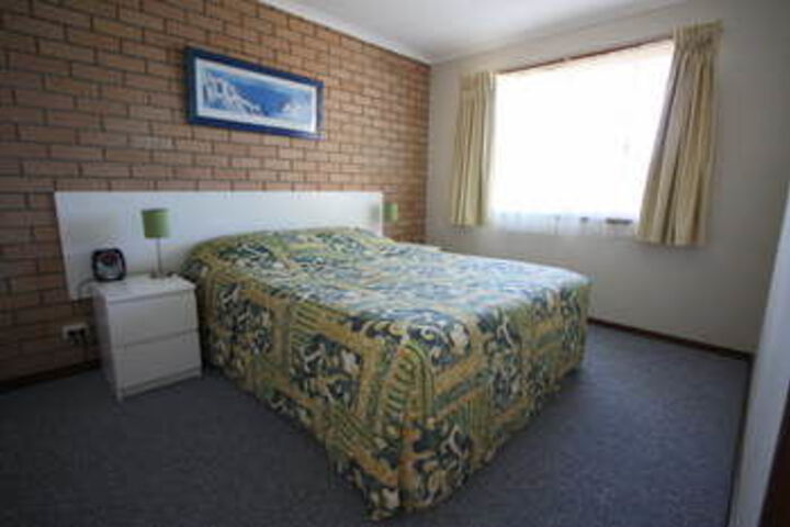 Room 10 of 19