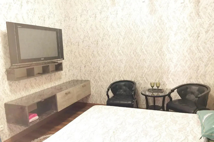 Room 2 of 16