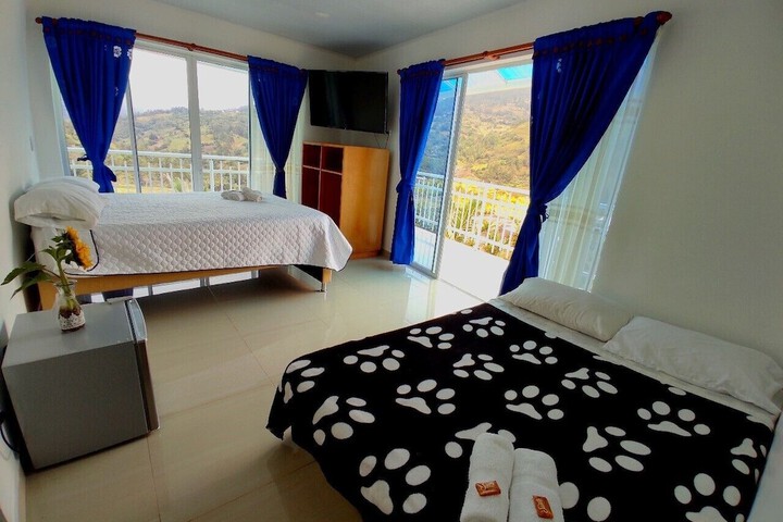 Room 8 of 28