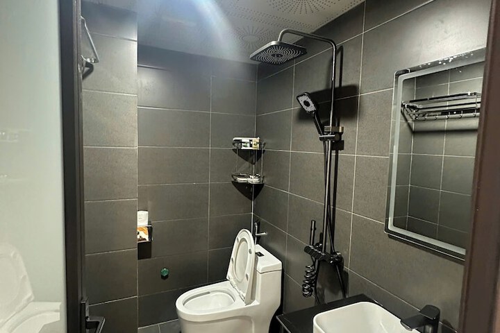 Room 44 of 62