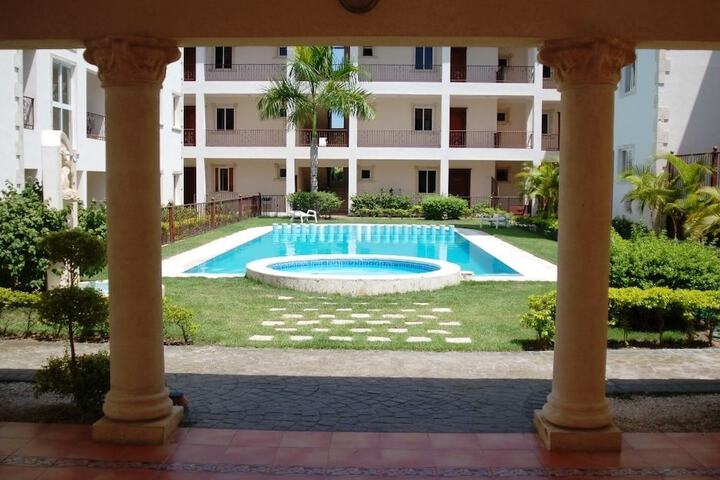 Hotel Pool